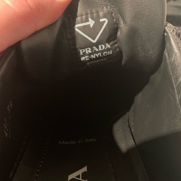 • PRADA Sneakers • - Picture 8 of 11